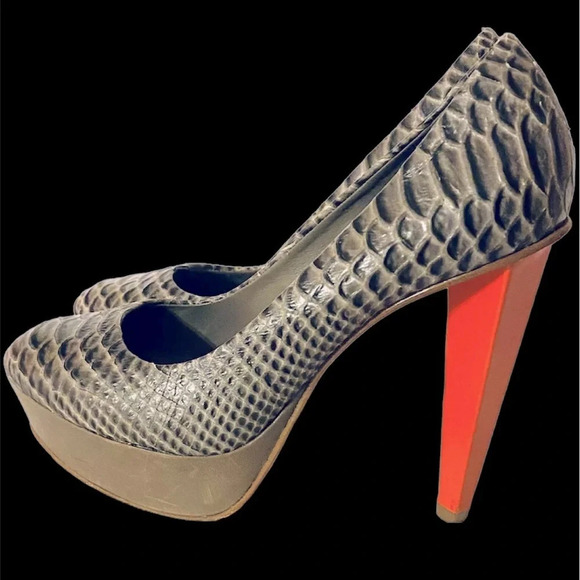 BCBG Grey Python Leather Orange platform Heels Pumps  Sz 9 - Picture 1 of 4
